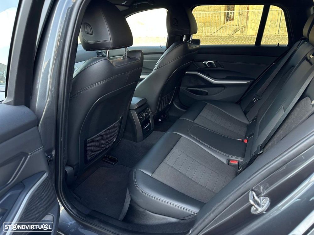 BMW 320 e Touring Auto - 36
