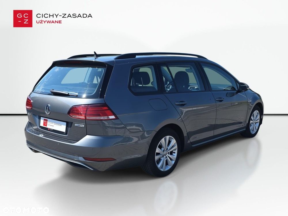 Volkswagen Golf - 6