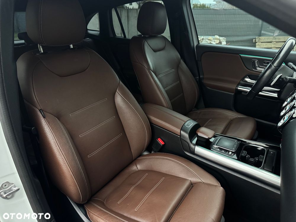 Mercedes-Benz GLA 250 4Matic 8G-DCT AMG Line - 19