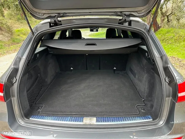 Mercedes-Benz E 300 d AMG Line - 32