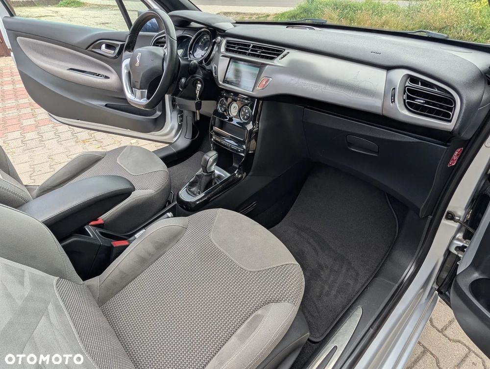 Citroën DS3 PureTech 110 Stop&Start EAT6 SportChic - 20