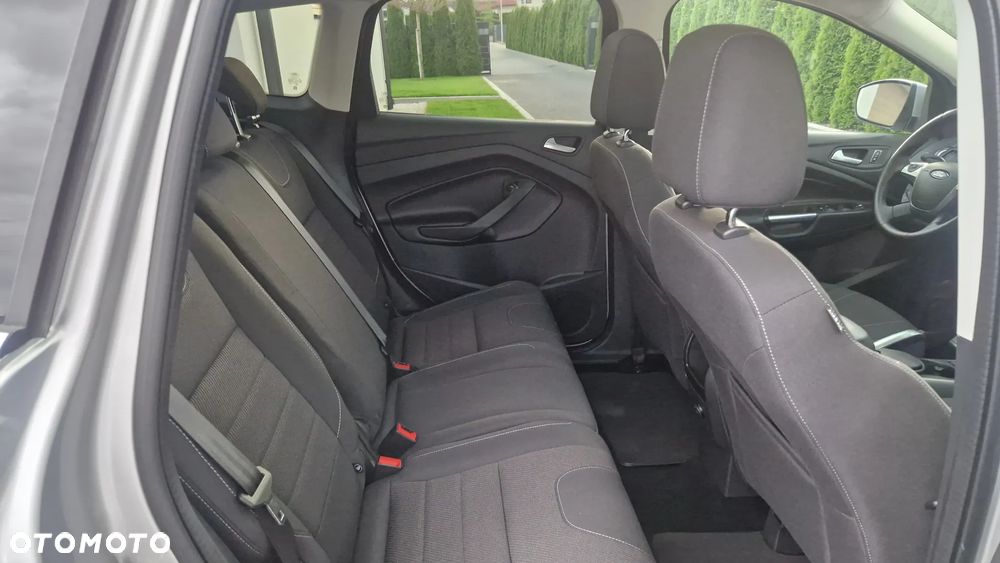 Ford Kuga 1.6 EcoBoost 2x4 Titanium - 16