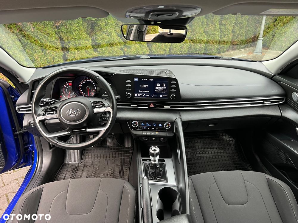 Hyundai Elantra 1.6 Executive - 21
