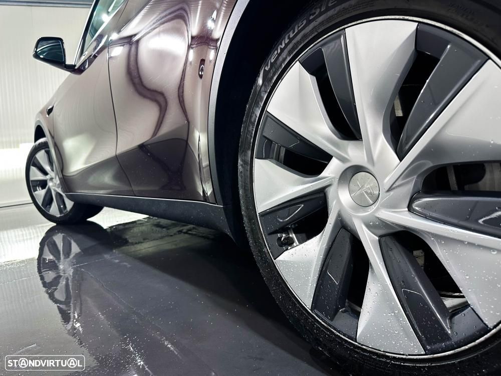 Tesla Model Y Long Range RWD - 8