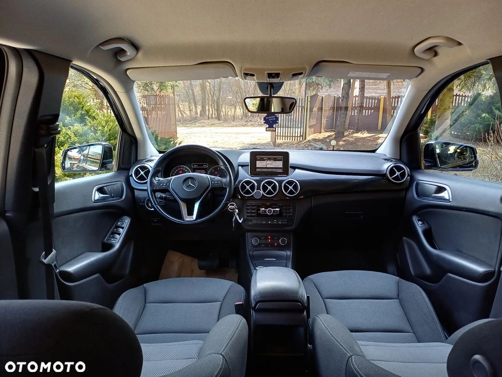 Mercedes-Benz Klasa B 180 CDI (BlueEFFICIENCY) 7G-DCT - 27