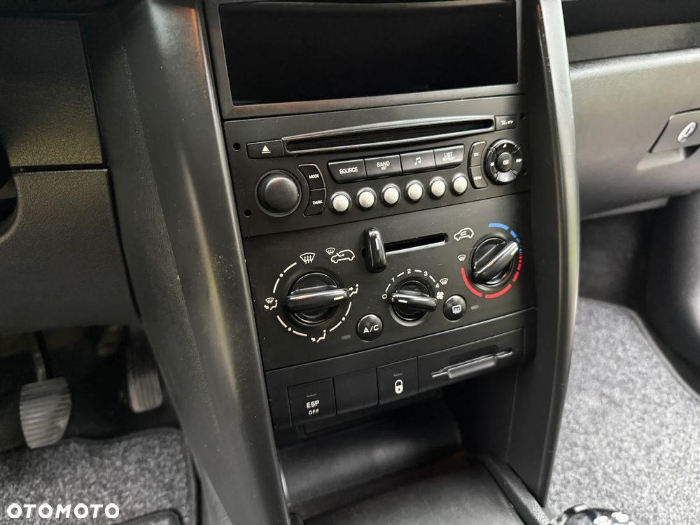 Peugeot 207 1.4 16V Trendy - 2
