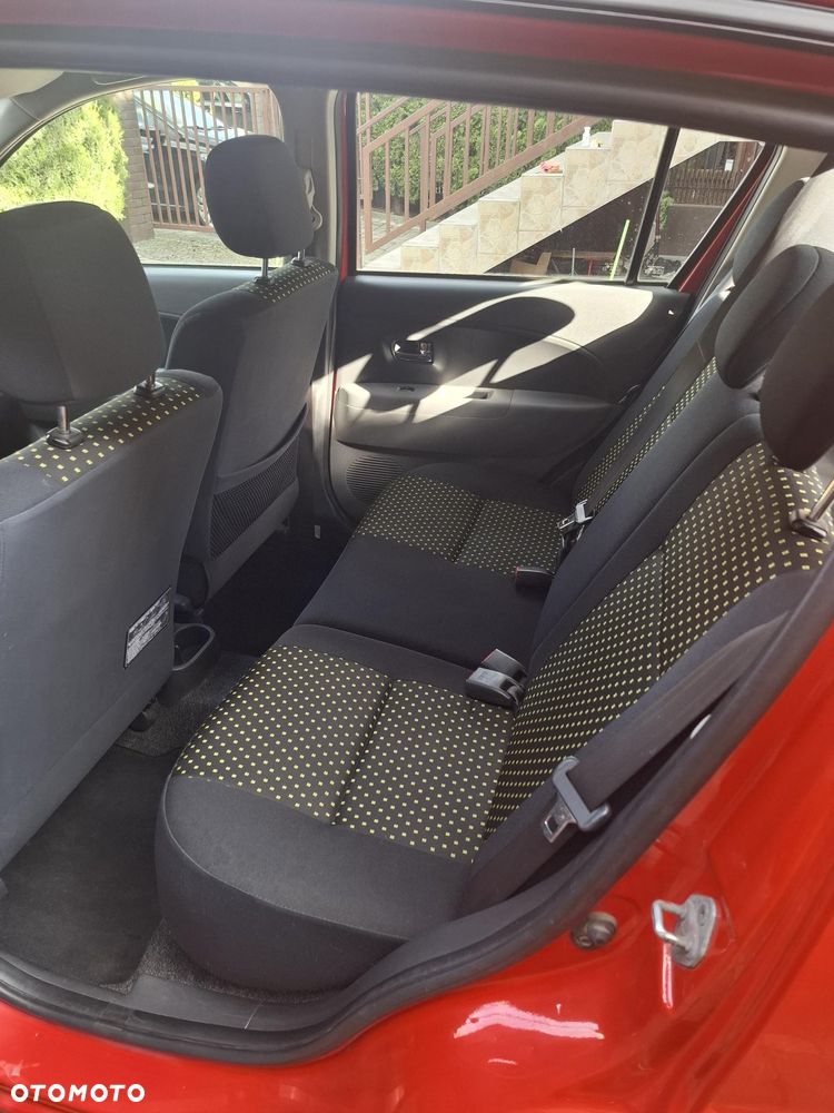 Daihatsu Sirion 1.3 - 13
