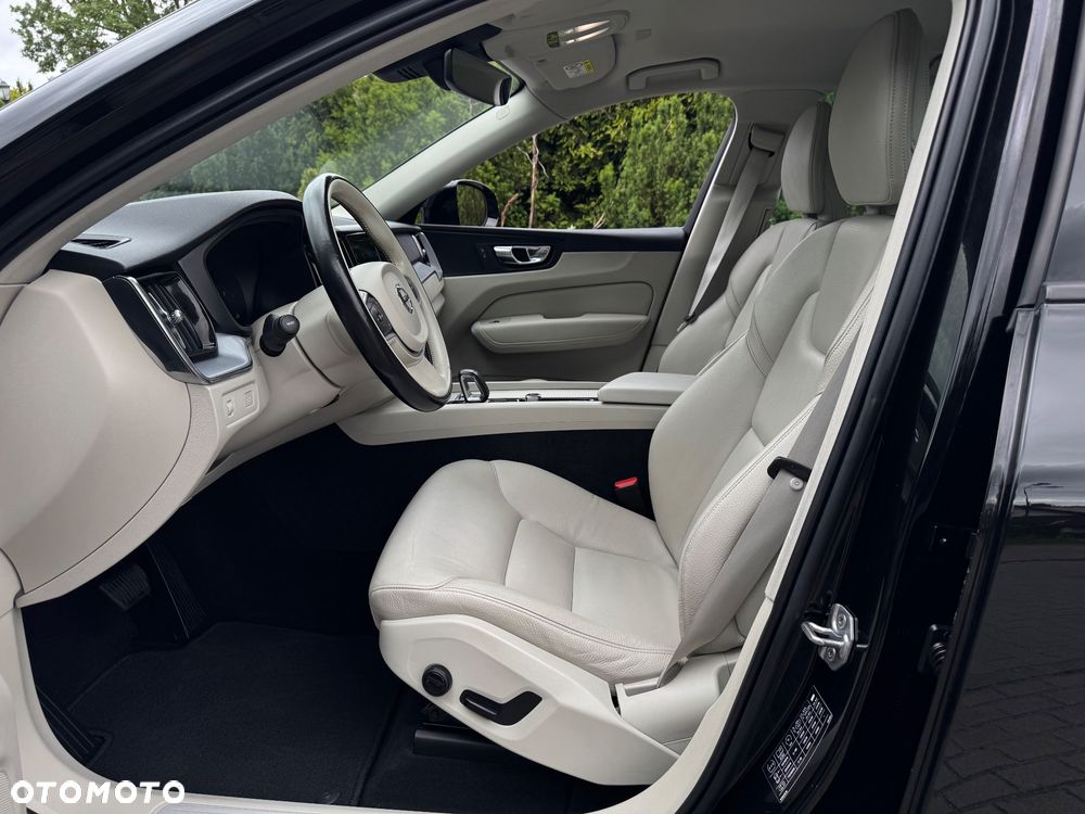 Volvo XC 60 B4 D AWD Geartronic Momentum Pro - 5