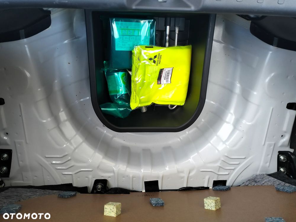 Mitsubishi Space Star AS&G 1.2 Plus - 16