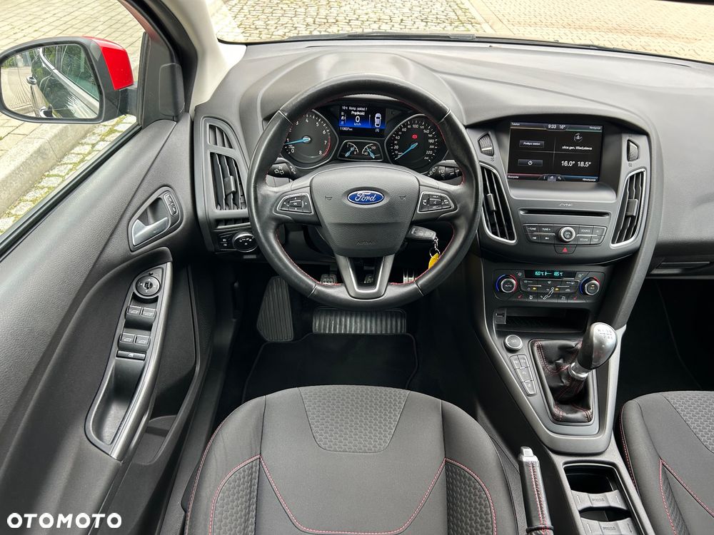 Ford Focus Turnier 1.5 EcoBoost Start-Stopp-System ST-Line - 25