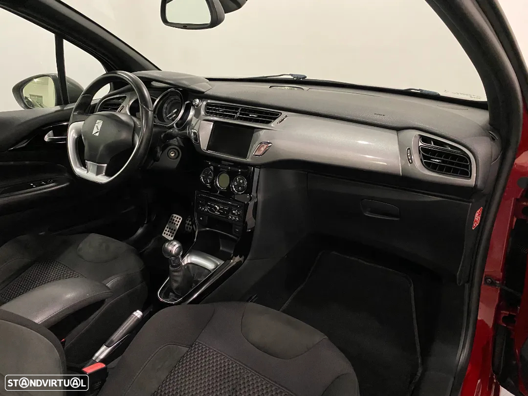 Citroën DS3 1.6 e-HDi So Chic - 32