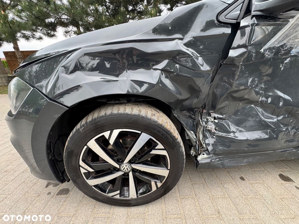 Volkswagen Polo - 13