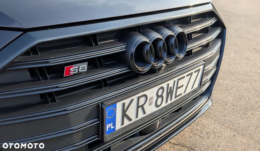 Audi S8 - 11