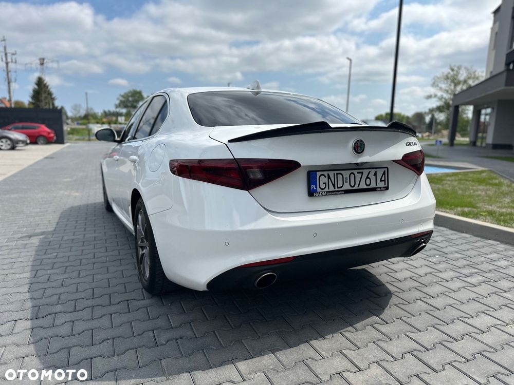 Alfa Romeo Giulia 2.0 Turbo 16V AT8 Veloce - 9