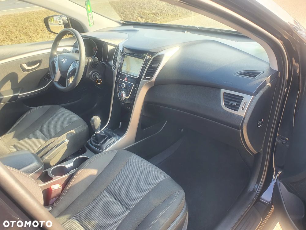 Hyundai i30 blue 1.6 CRDi Classic Navigation - 12