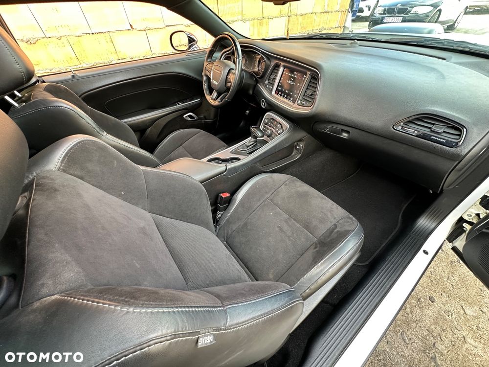 Dodge Challenger 5.7 R/T Shaker - 12