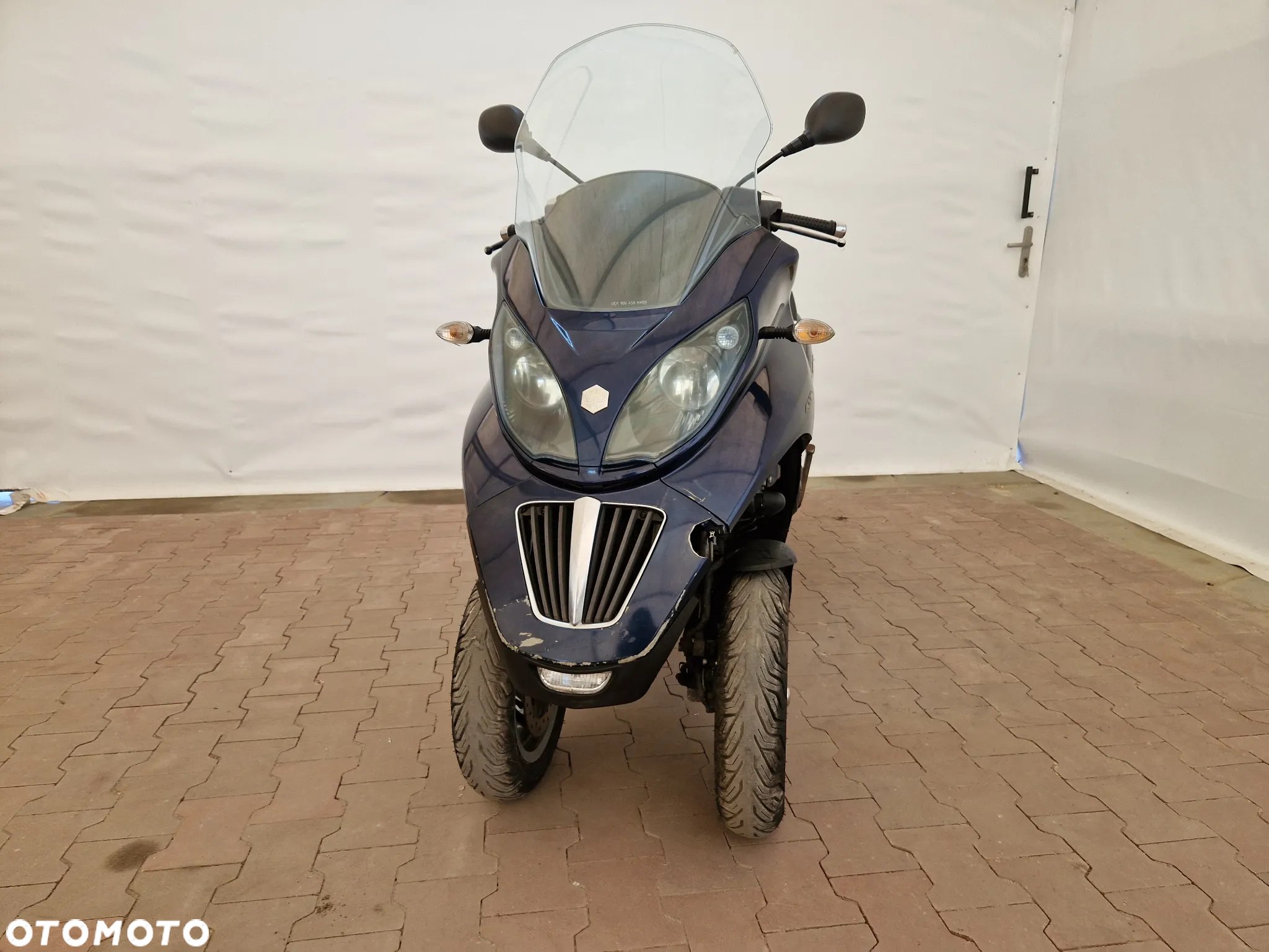 Piaggio MP-3 - 10