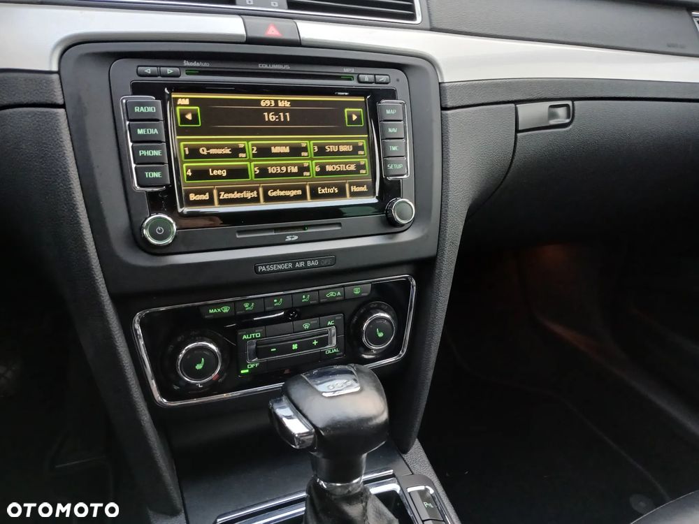 Skoda Superb 2.0 TDI DSG Exclusive - 28