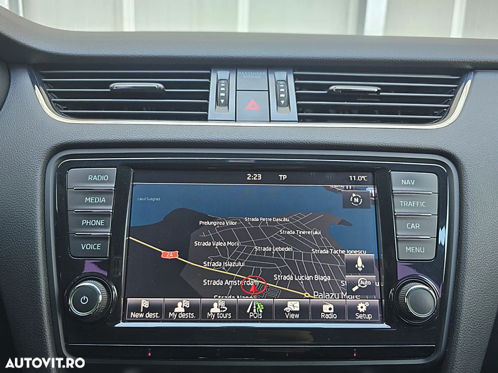 Skoda Octavia 2.0 TDI DSG RS - 4