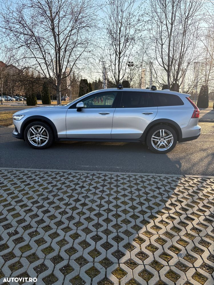 Volvo V60 D4 AWD Geartronic Momentum Pro - 2