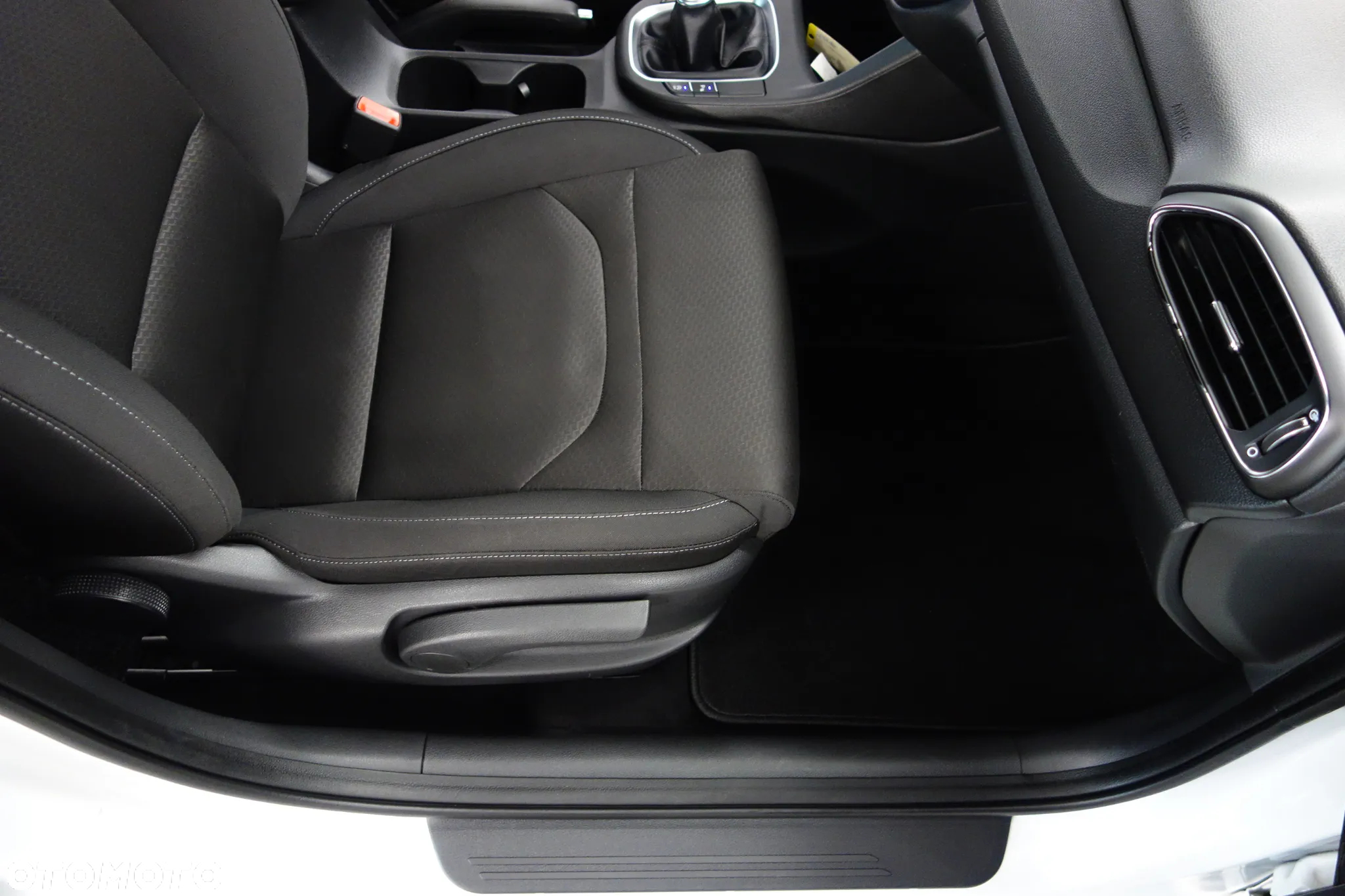 Hyundai i30 1.6 CRDi BlueDrive Classic - 25