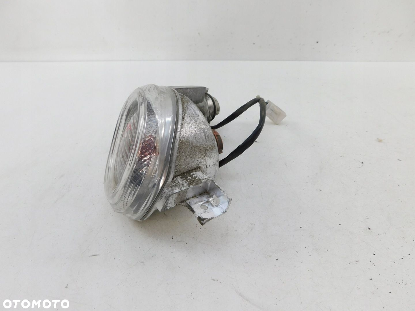 PIAGGIO CARNABY 125 LAMPA TYŁ LEWA - 5