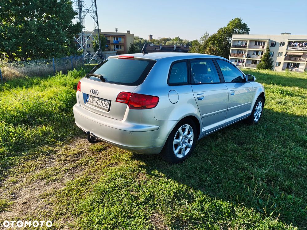 Audi A3 Sportback 1.6 Ambiente - 4