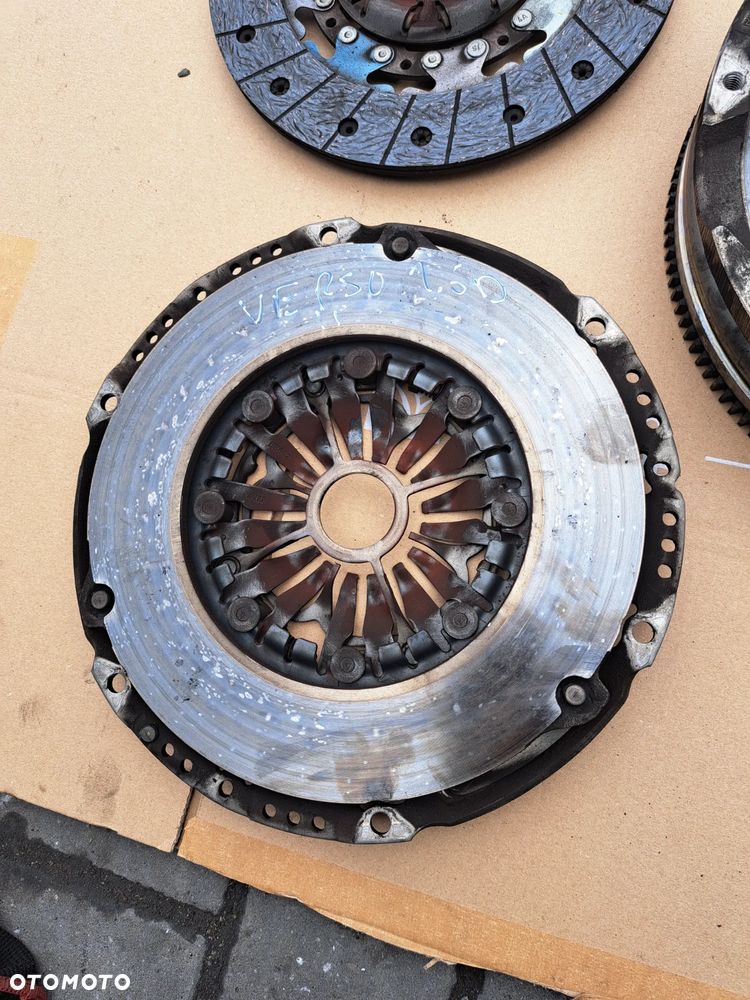 Toyota Avensis II  Auris II verso II sprzęgło dwumas docisk 2013 - 1.6 diesel 13450-0X020 - 4