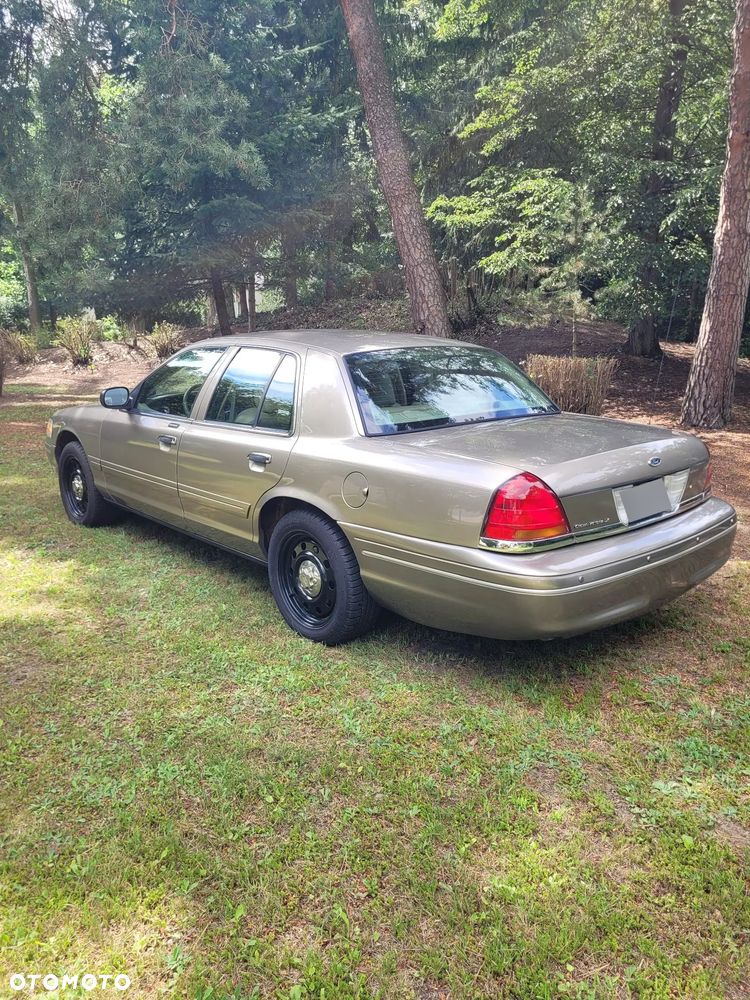 Ford Crown ver-4-6-ltd-lx - 7