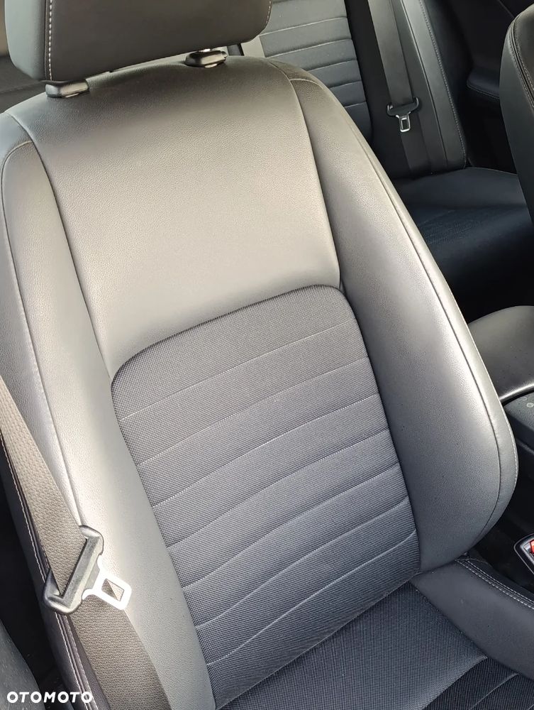 Lexus IS 300h Business Edition - 18