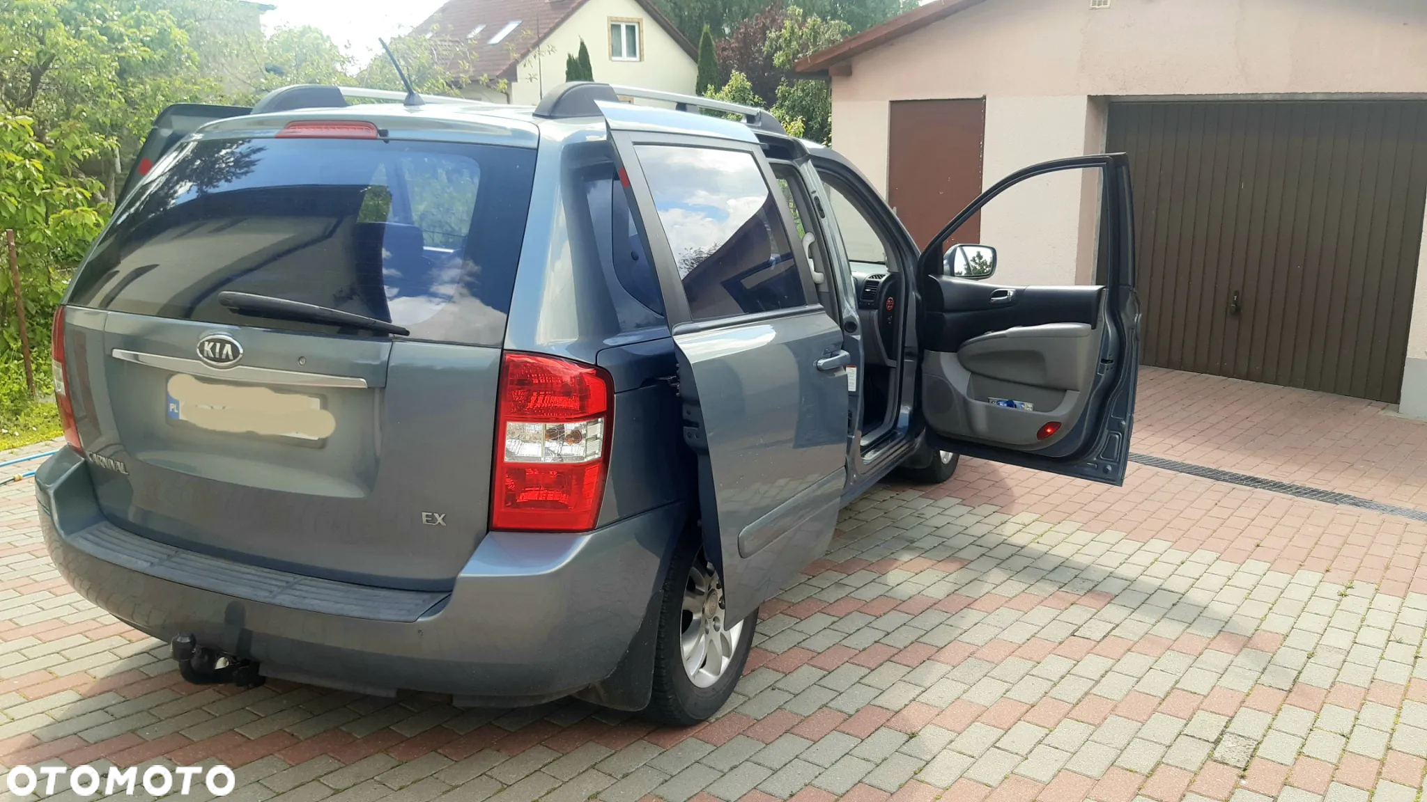 Kia Carnival - 6