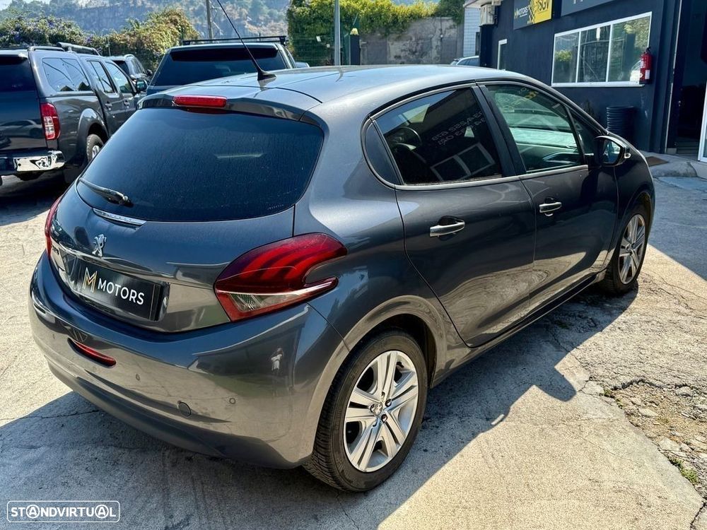 Peugeot 208 1.2 PureTech Style - 40