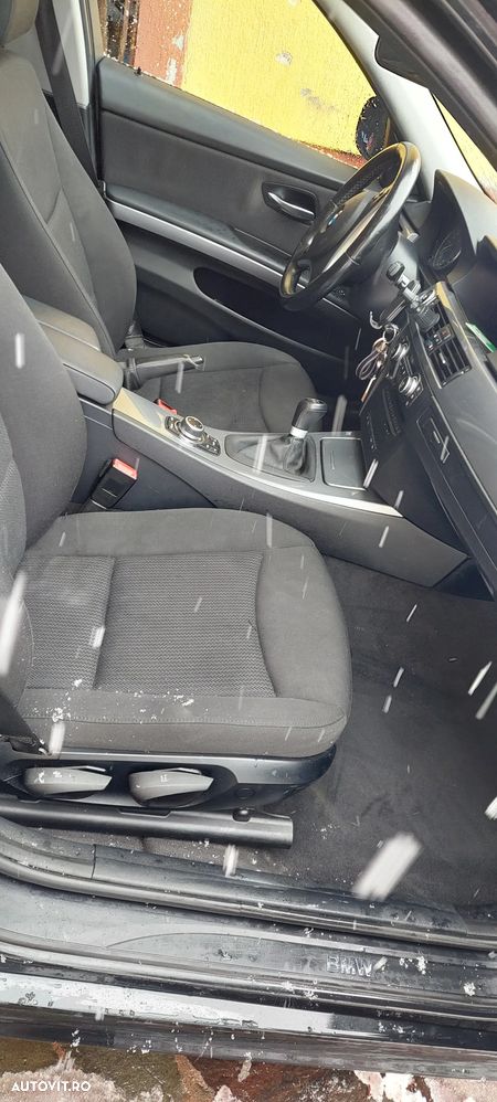 BMW Seria 3 320i - 8