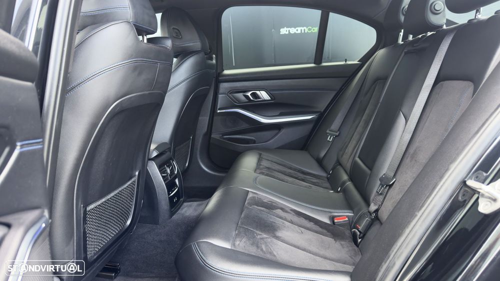 BMW 320 d Pack M Auto - 28