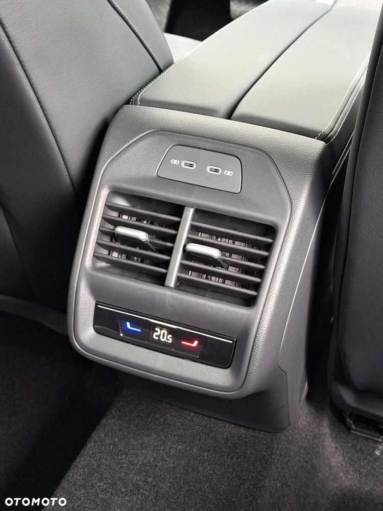 Volkswagen Passat - 27