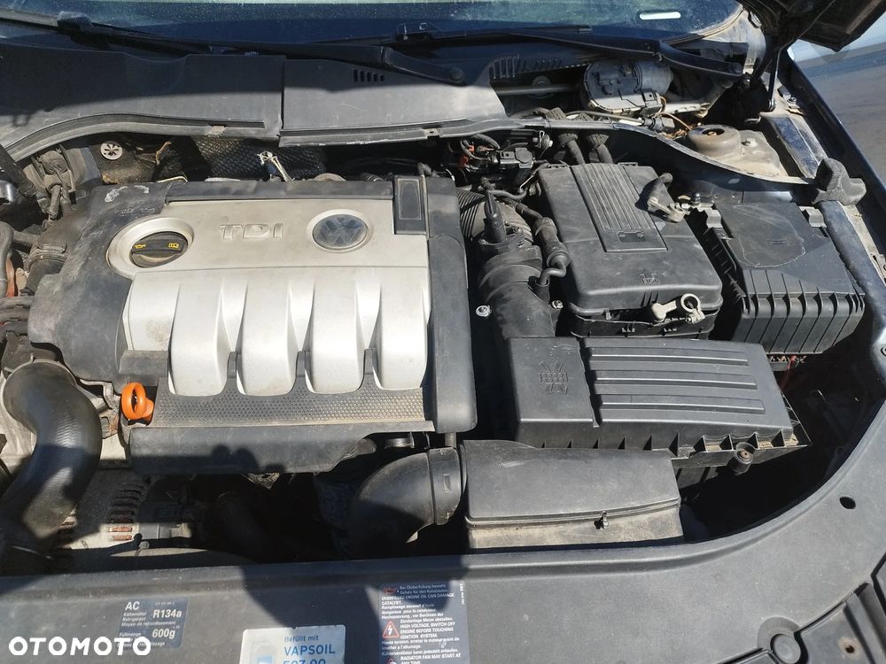 SILNIK BMP VW PASSAT B6 2,0 TDI  103 KW  140  KM - 1