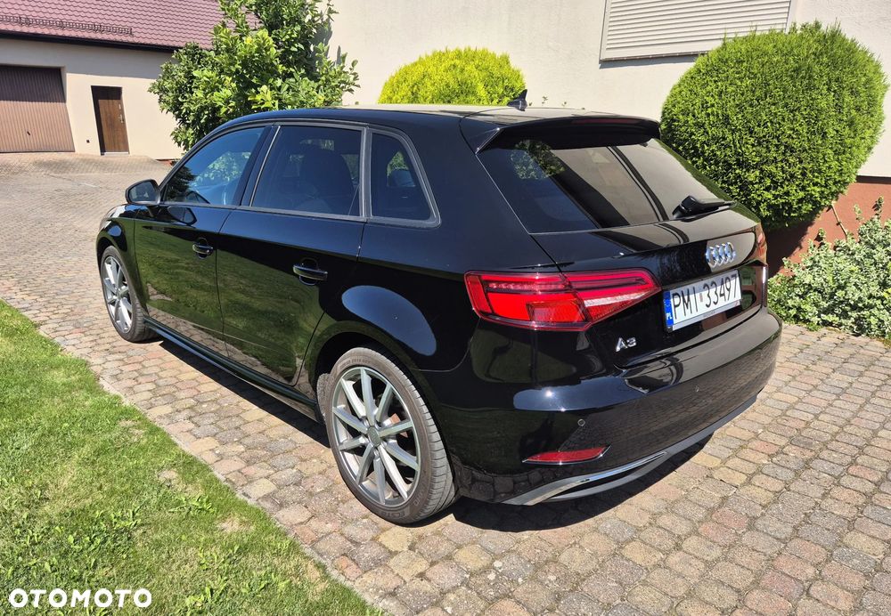 Audi A3 Sportback 40 e-tron S tronic - 4