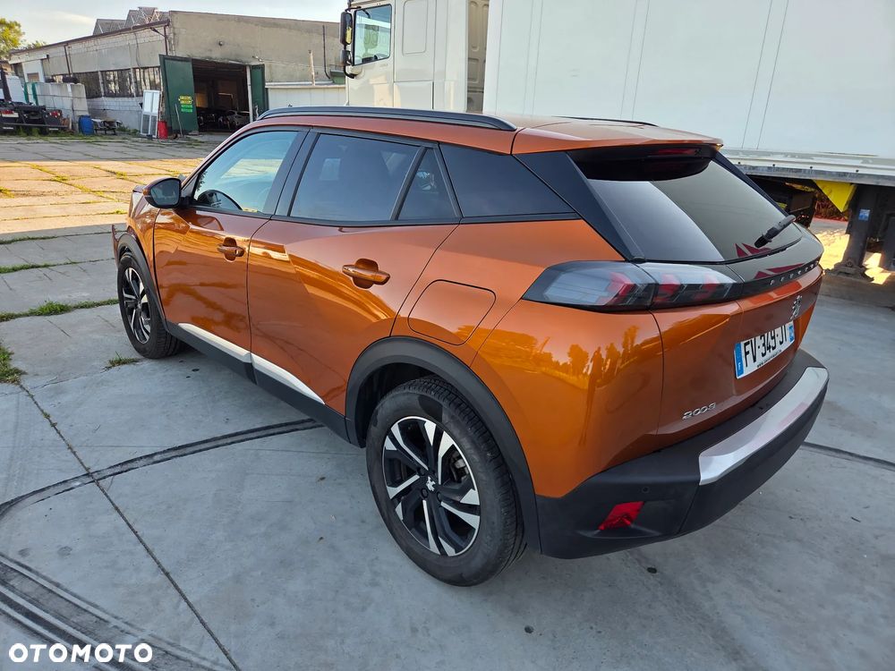 Peugeot 2008 PureTech 130 Allure - 4