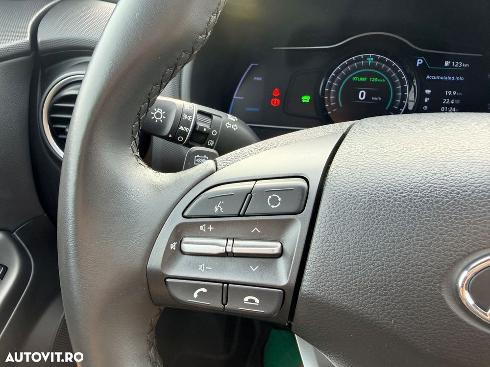 Hyundai KONA Premium - 12