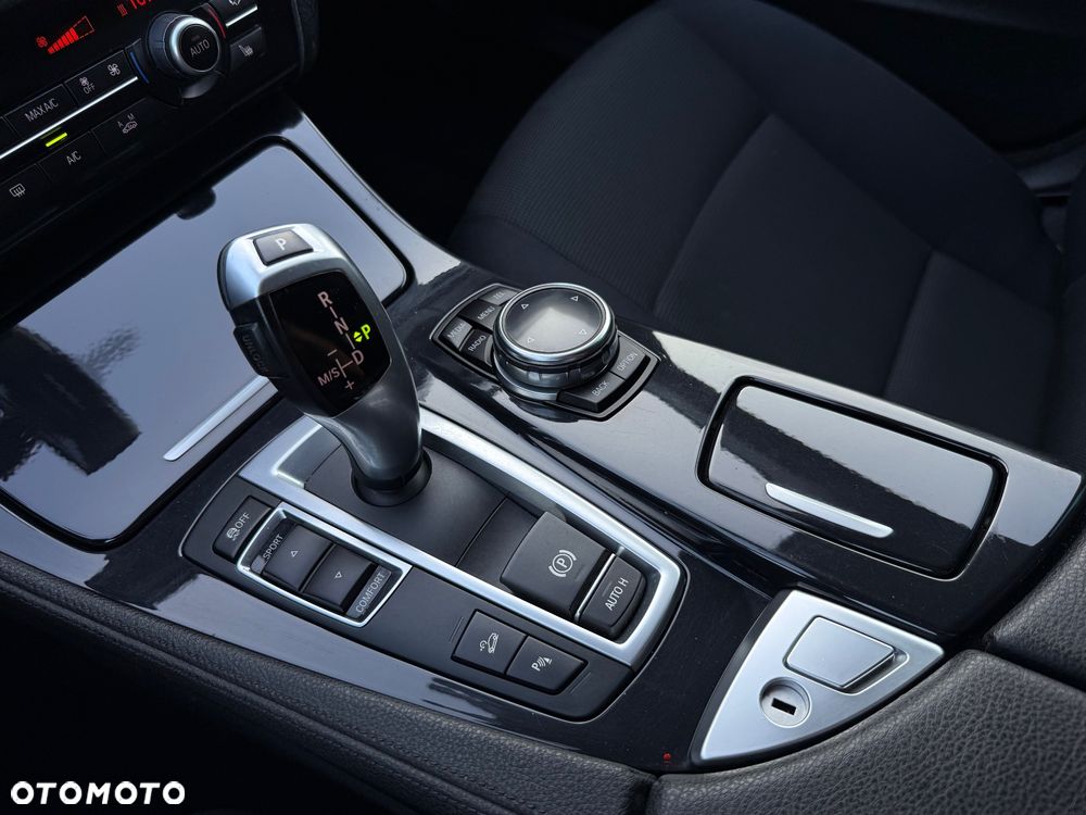 BMW Seria 5 525d - 15