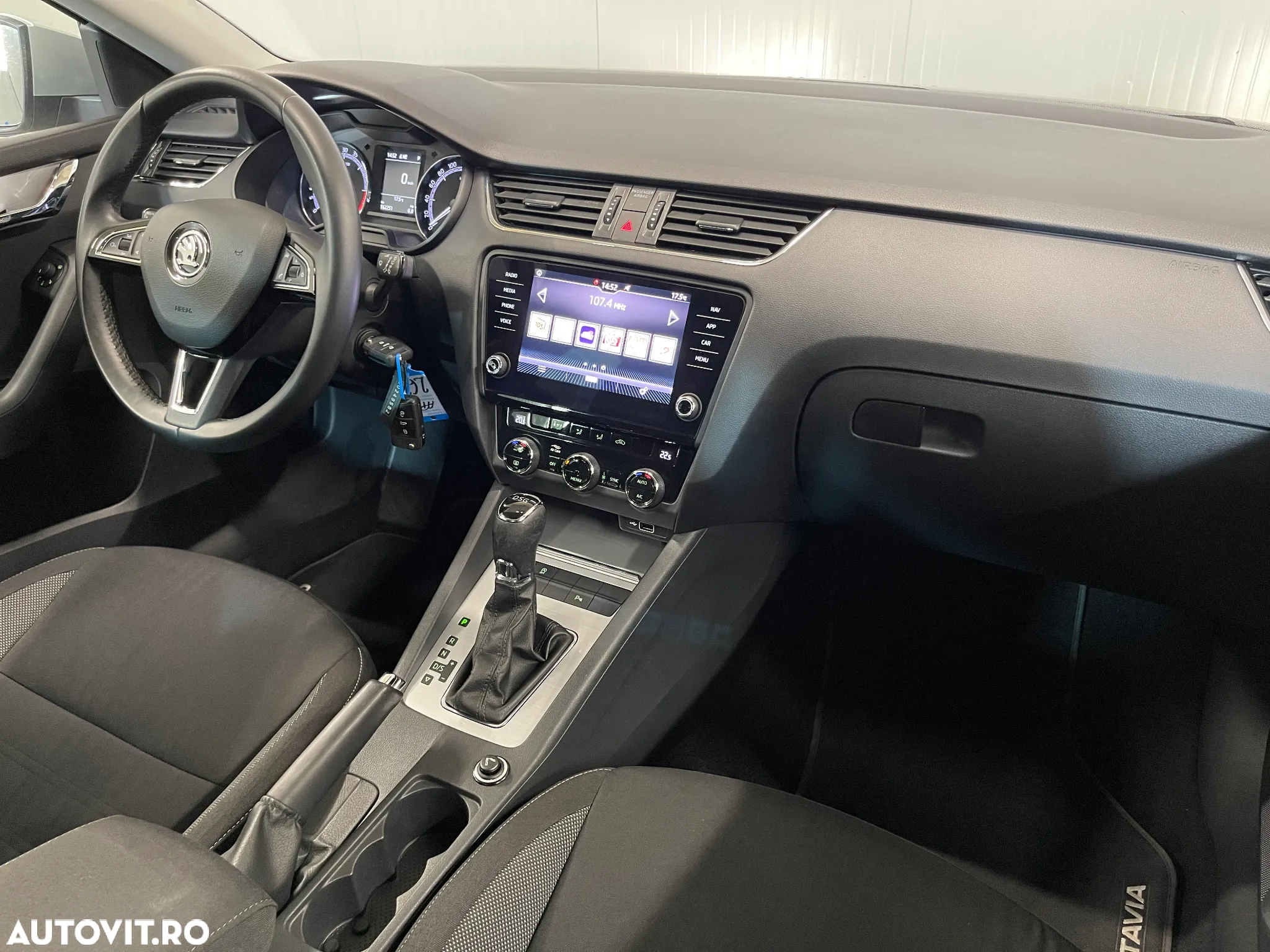 Skoda Octavia Combi 2.0 TDI DSG Style - 8