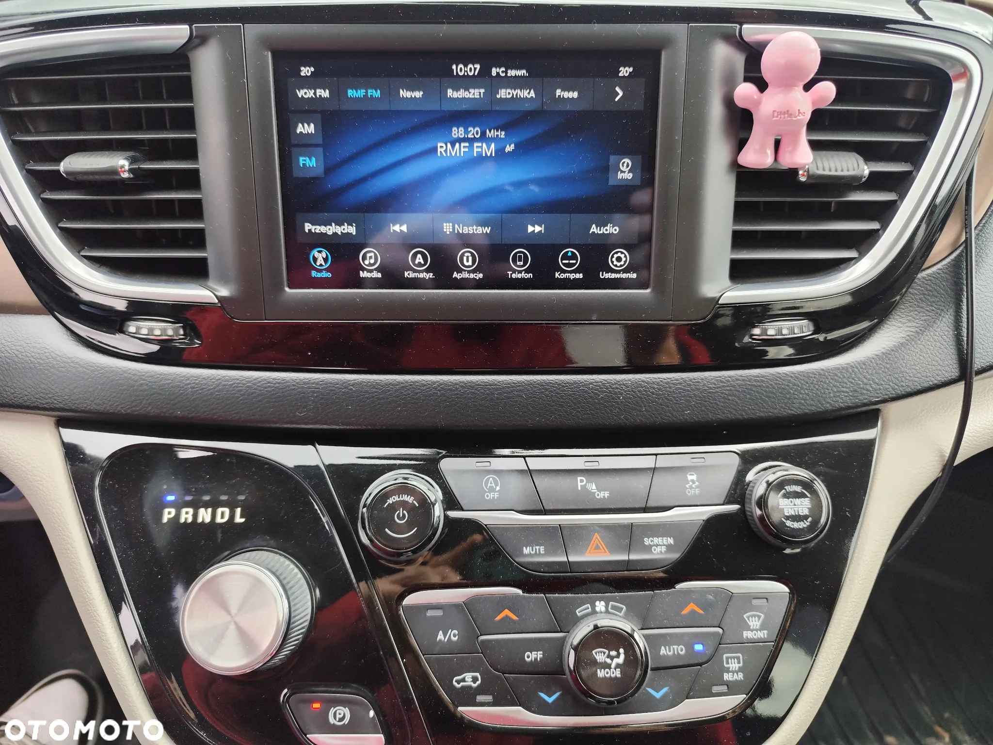 Chrysler Pacifica - 5