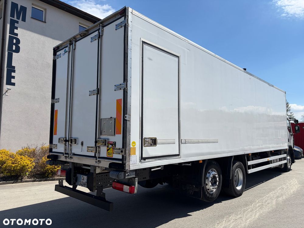 Renault PREMIUM 26.380 6X2 CHŁODNIA IZOTERMA 23 PALETY - 10