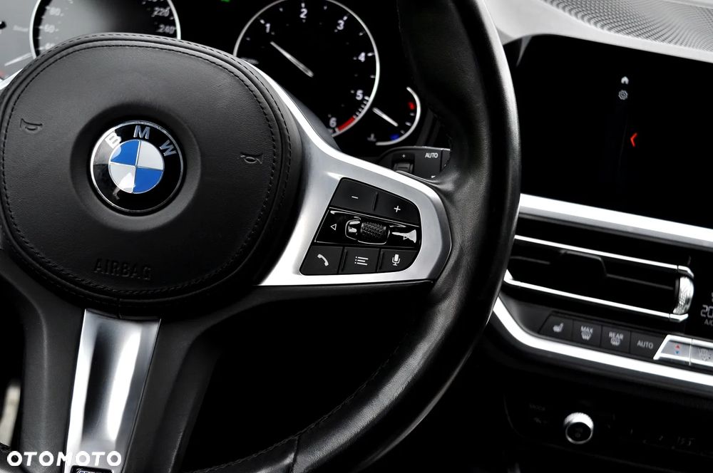 BMW Seria 3 320d M Sport sport - 35
