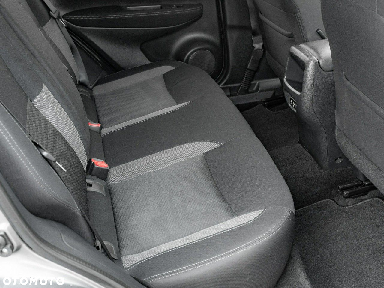 Nissan Qashqai 1.3 DIG-T N-Connecta - 29