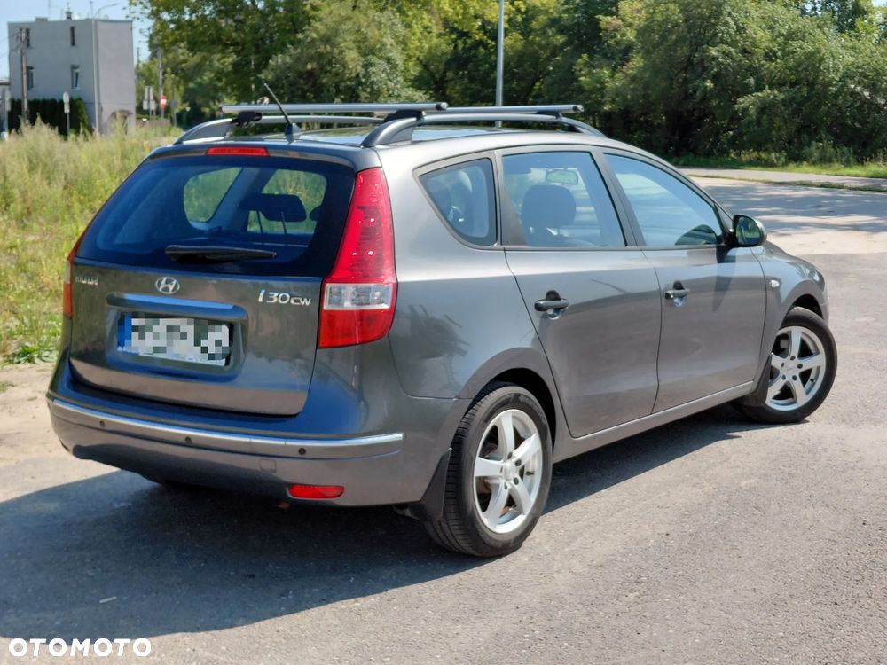 Hyundai i30 1.4 Base + - 4