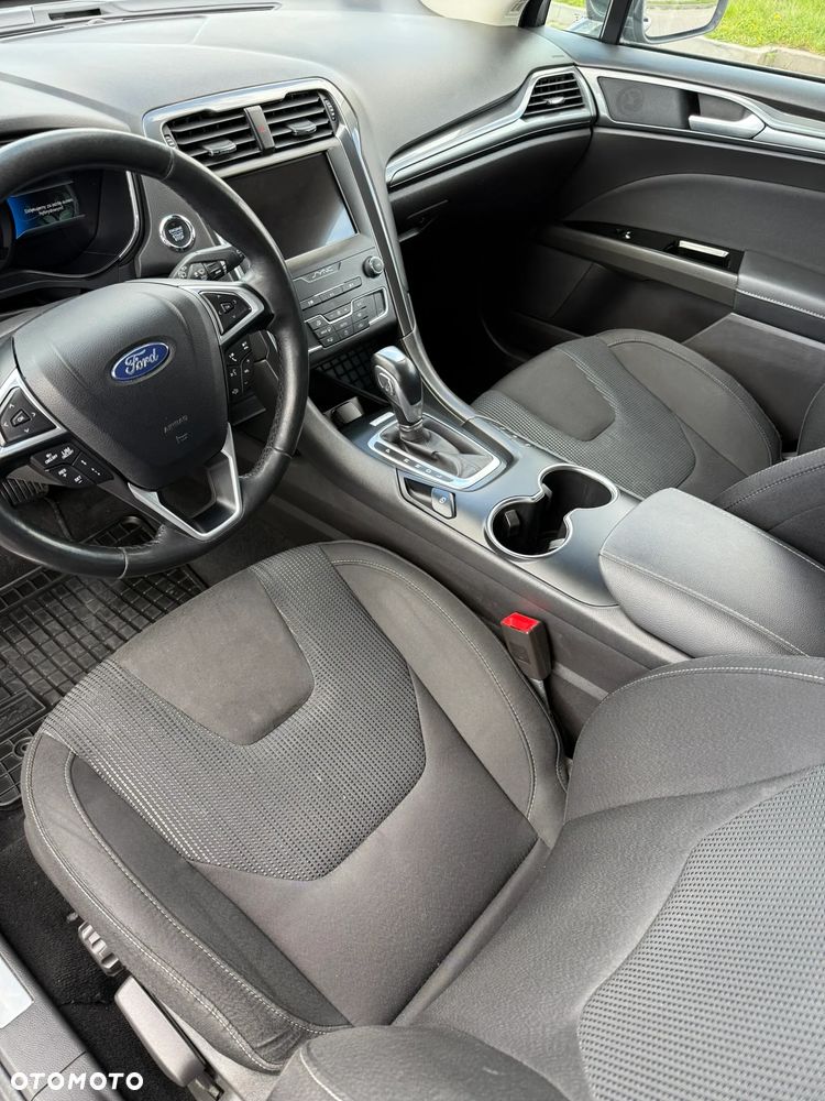 Ford Mondeo 2.0 Hybrid Titanium - 4