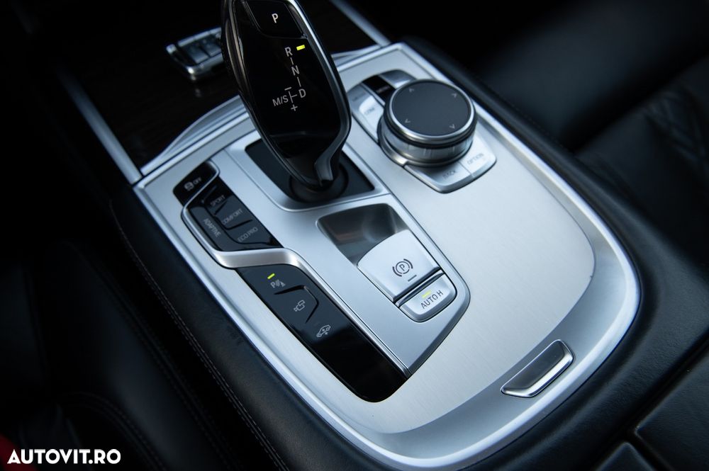BMW Seria 7 730Ld xDrive - 21