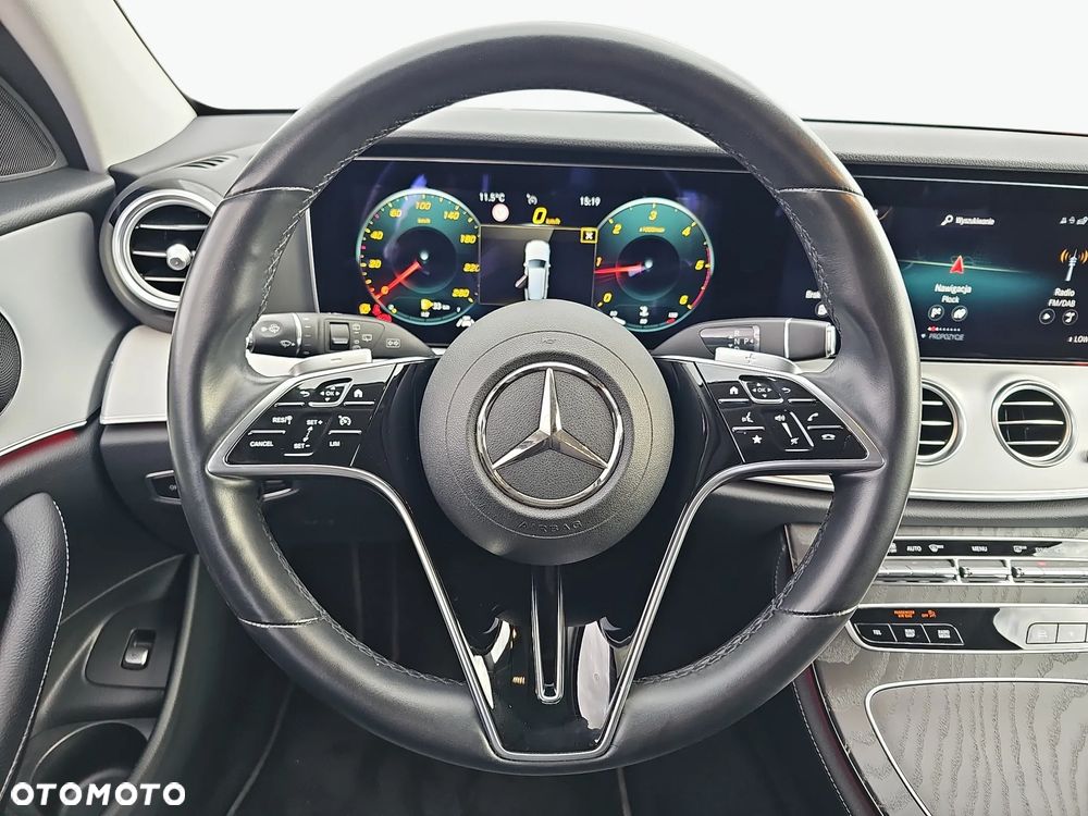Mercedes-Benz Klasa E 220 d 4-Matic 9G-TRONIC - 18