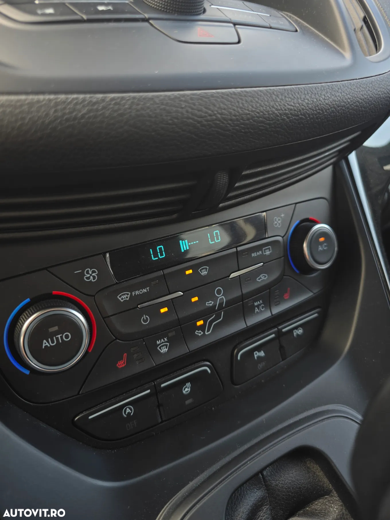 Ford Kuga 2.0 TDCi 4WD Powershift Titanium - 20